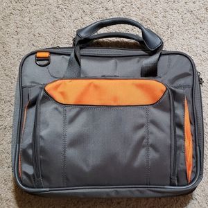 Targus Laptop bag (NEW) 16x13x4 inch